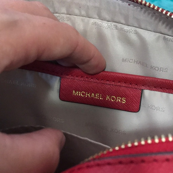 Red Michael Kors cross body purse - Picture 3 of 5